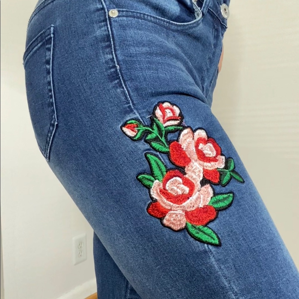 Rose Embroidered Skinny Jeans